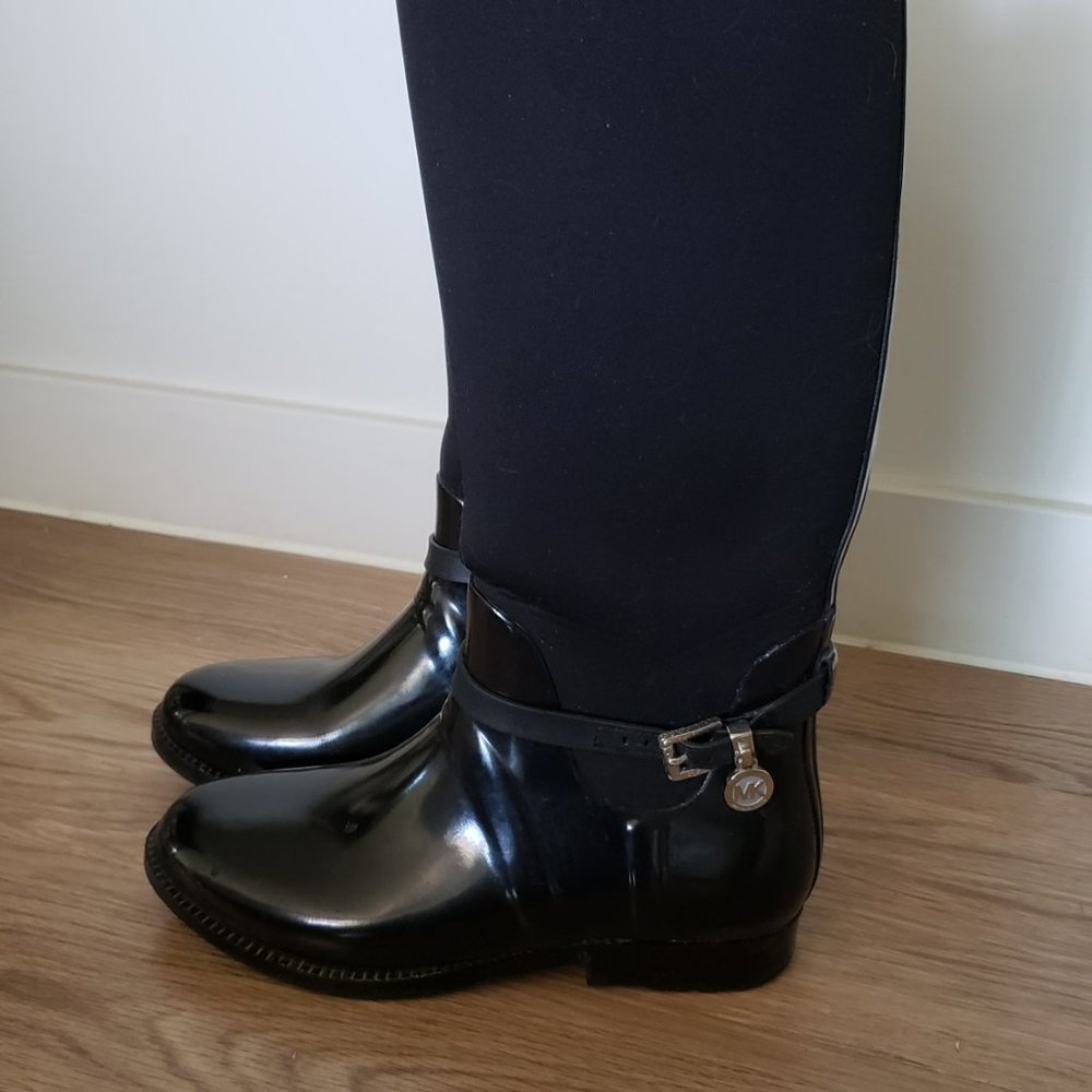 MK Equestrian style black Rubber Rain Boots Size 7 (fits for 7.5)